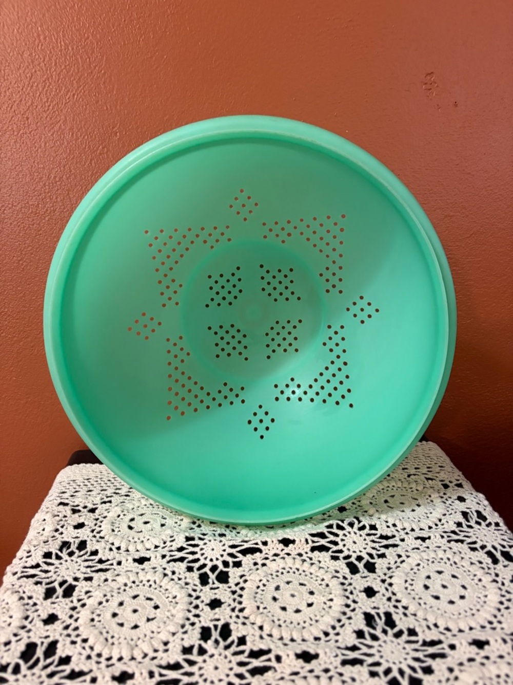 Vintage Tupperware Colander - Picture 2 of 5